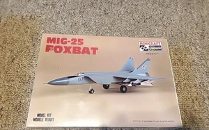 Hasegawa Maßstab 1:72 Modell MiG-25 Foxbat versiegelt - Bild 1 von 7