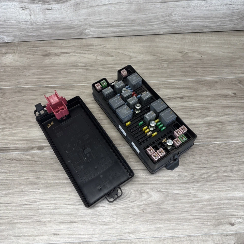 2007 - 2008 Ford Mustang Fusebox Fuse Box Junction Relay Module 7R3T 14K001 - Image 1 of 4