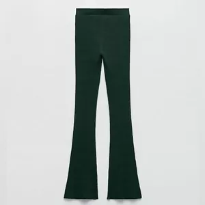 Pantalón acampanado acanalado ZARA 0085/854 - Imagen 1 de 6