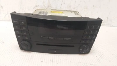RADIO Mercedes-Benz E (W211) Sedan 1.8 E-200 K 16V (M271.941) 2005 A2118701189 - Bild 1 von 4