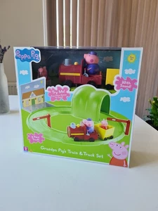 Peppa Pig, Grandpa Pig's Train and Track set with sound - NEW - Picture 1 of 6