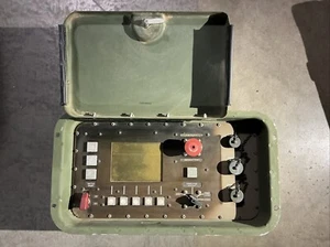 Caja de control de conjunto de generador Cummins AMMPS 04-20442 6110-01-588-4727 44940 - Imagen 1 de 19