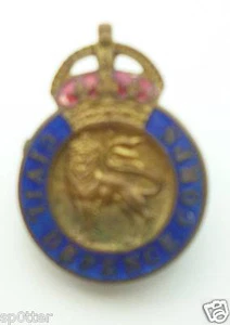VINTAGE BRITISH CIVIL DEFENCE CORPS MILITARY ARMY CLIP BADGE - Picture 1 of 1