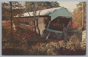 Un puente cubierto muy antiguo en Conway, New Hampshire, EE. UU., postal vintage. - Imagen 1 de 2