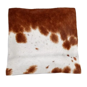 Luxurious Brown & White Cowhide Pillow Cover – Reversible & Unique Design - Bild 1 von 9