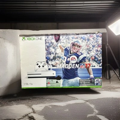 Consola Microsoft Xbox One S Madden NFL 17 Paquete 1TB Blanca Foto 1 de 4