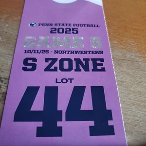 ******* SPEDIZIONE GRATUITA Penn State vs Northwestern Parking Pass Lotto 44 10/11 ******* - Foto 1 di 1