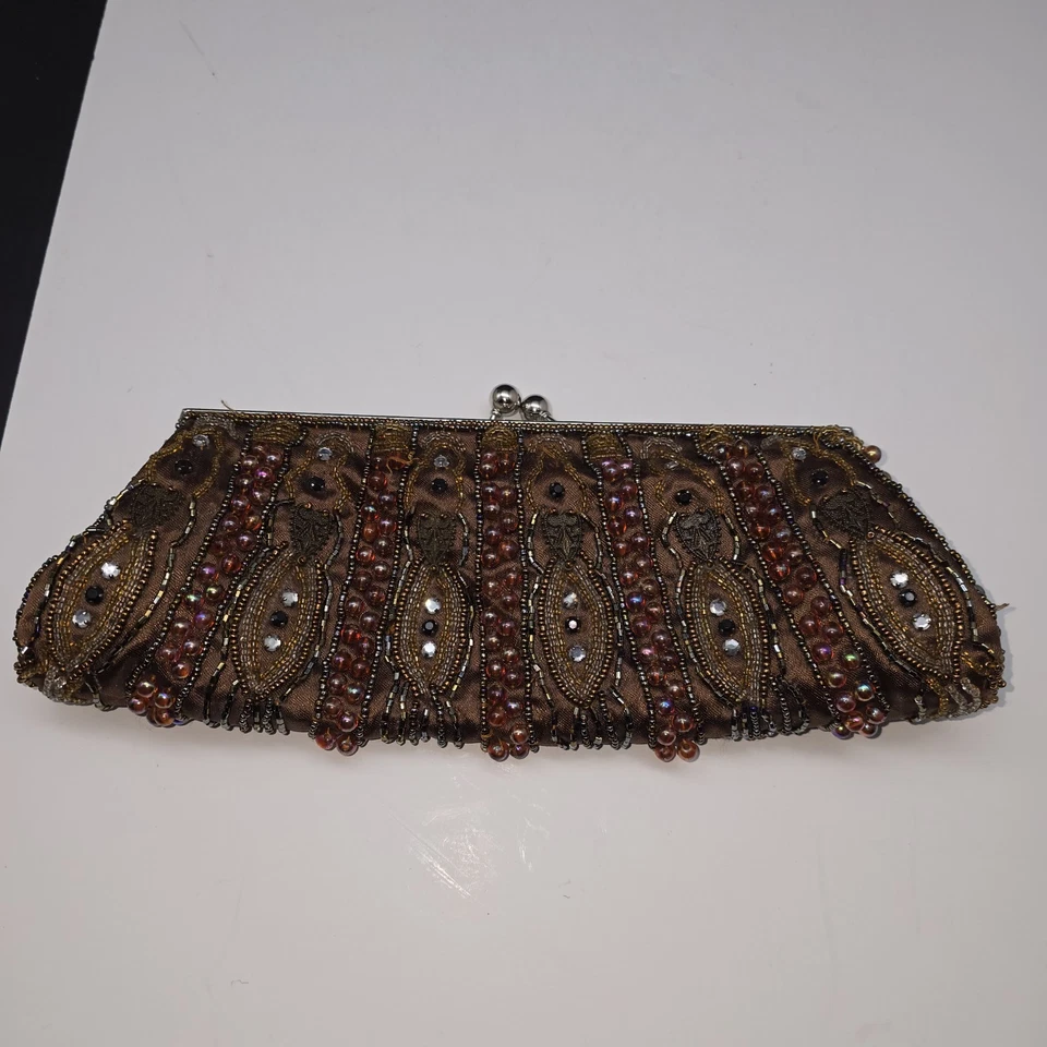 Bolso sin asas marrón con cuentas y lentejuelas cierre de beso 11" x 4,5" Strapdrop 12 Foto 1 de 4