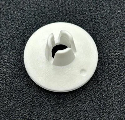 Small spool cap 413051601 for Viking, Pfaff etc - Image 1 of 3