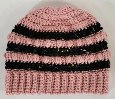 Gorro cola de caballo desordenado moño ex grande ganchillo hecho a mano rosa negro tweed Foto 1 de 4