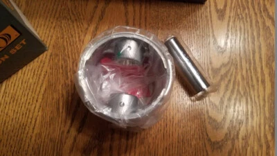 Norton 750 Pistons - Image 1 of 4