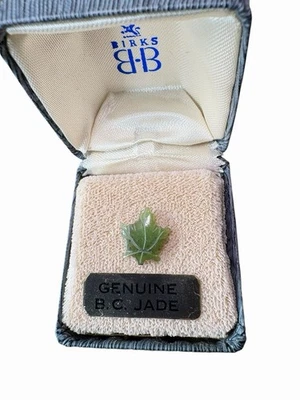 Vintage Genuine B.C. Jade Tie Tack Pin Gold Tone Mens Suit Accessory Leaf Shape - Image 1 of 4