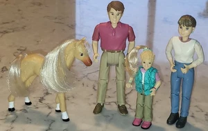 Loving Family Edizione Speciale Casa delle Bambole Casa delle Bambole Set Mamma Papà Figlia - Foto 1 di 4