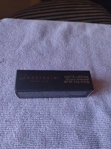 Anastasia Beverly Hills matter Lippenstift Harz 0,12 Oz. - Bild 1 von 8