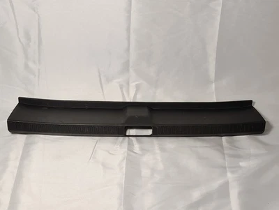 Scion TC 2011-2016 moldura maletero pestillo carrocería puerta levadiza panel trasero 67935-21030 OEM Foto 1 de 4