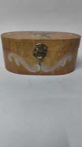 Scatola portagioie in legno con decorazioni attaccate idea regalo - Foto 1 di 5