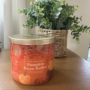 New White Barn Bath & Body Works Pumpkin Pecan Waffles Jar Candle 3 Wick 14.5 Oz - Picture 1 of 4