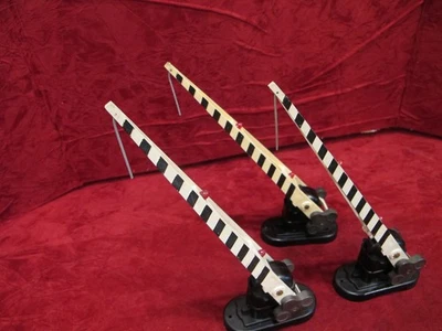 Lionel #252 O Scale Crossing Gate Lot of 3 WORKIN Black WHITE Striped Vintage - Image 1 of 4