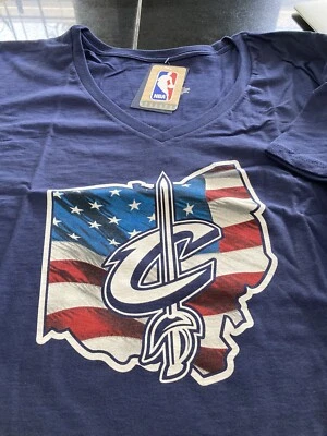 CAMISETA MUJER NBA FANATICS PLUS Cleveland Cavaliers azul bandera de estados unidos xl/2xl3xl nueva con etiquetas Foto 1 de 2