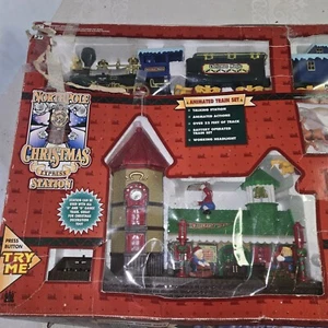 Vintage Holiday North Pole Station Animated Musical Train Set Vintage 1997 Lesen - Bild 1 von 9