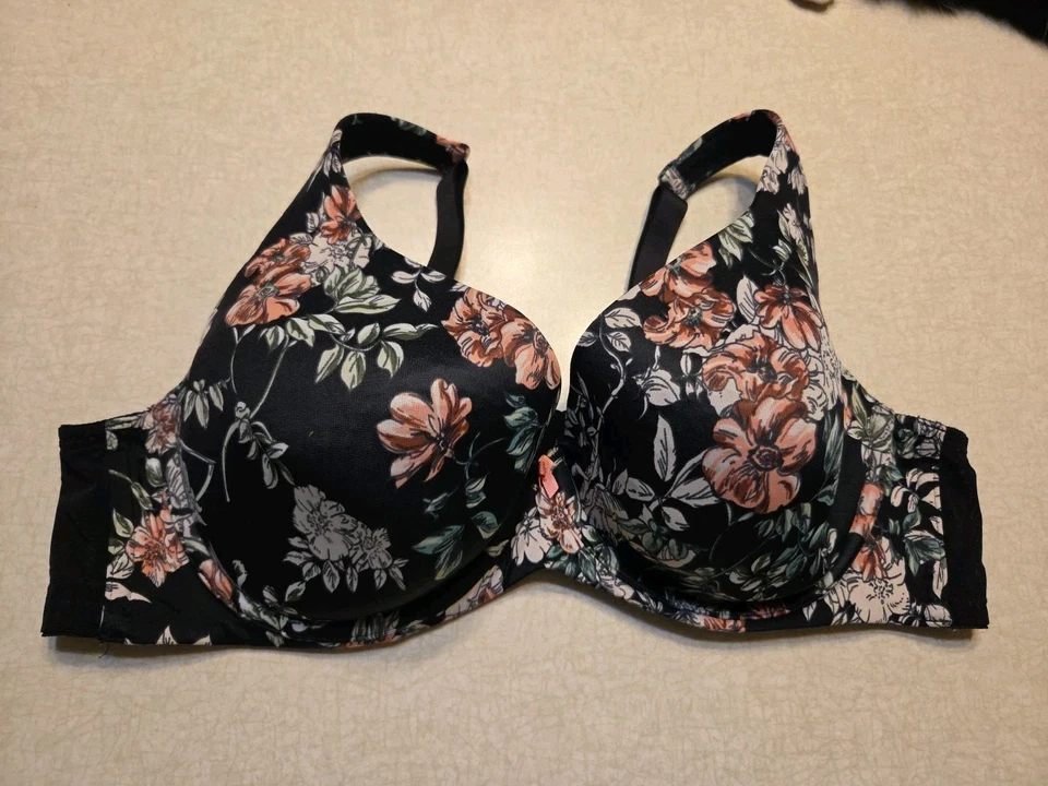 Sujetador Catherine's 48B negro forrado floral con aros Foto 1 de 3