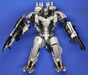 TRANSFORMERS THE LAST KNIGHT NITRO COMPLETE 2016 VOYAGER PREMIER EDITION - Picture 1 of 2