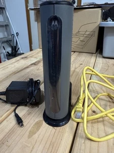 Motorola MB8600 DOCSIS 3.1 Gig-Speed Cable Modem - very light use, works great! - Photo 1/4