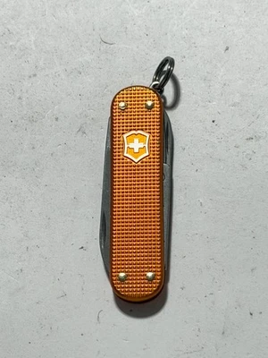 Navaja suiza Victorinox Alox Classic 58MM naranja Foto 1 de 4
