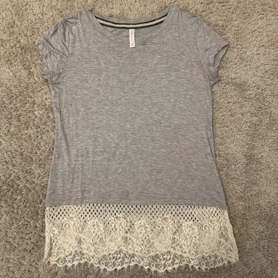 Xhilaration Top Women’s XS Short Sleeve Gray Cream Crochet Hem Stretch T-Shirt - Image 1 of 4