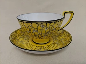 Vintage Crown Staffordshire gelb und schwarz Tasse & Untertasse - Kirsche (?) Blüten - Bild 1 von 5