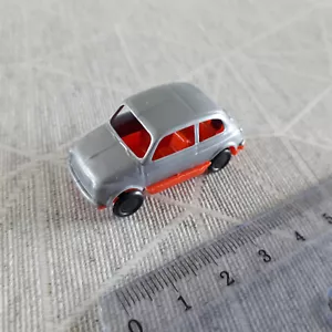 vintage voiture PEZ car - FIAT 500 1/72 - grise chassis rouge - Picture 1 of 1