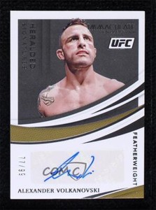 2021 Panini Immaculate UFC Heralded Signatures 77/99 Alexander Volkanovski Auto