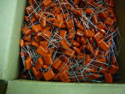 Металлизированный пленочный конденсатор из полиэстера PILKOR PCMT36852683 0,068 мкФ 400 В 5% кол-во 100 шт. - Изображение 1 из 2