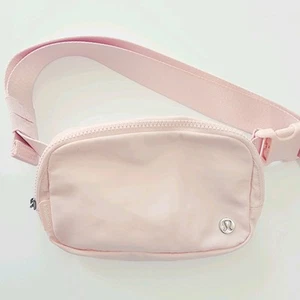 Borsa da cintura Lululemon Everywhere rosa a filo 1L - Foto 1 di 9