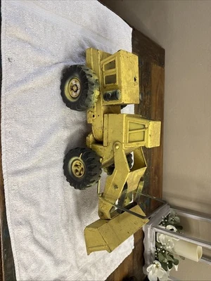 Tonka 1973-1975 Front Loader (1579) Spray Painted - Image 1 of 3
