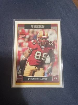 2006 Topps - Vernon Davis #363 (RC) - Image 1 of 2