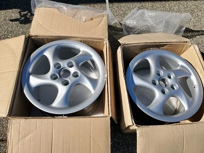 NUEVO Raro Porsche 993 Turbo Twist Radios Huecos 18" ET65 Ruedas 18x10” Foto 1 de 4