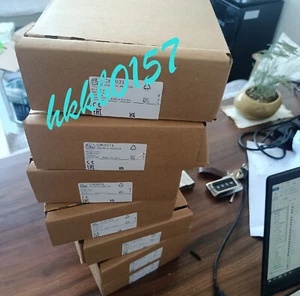 CR2031 IFM Modulo metallo 8 uscite DHL/FedEx usato - Foto 1 di 1