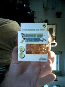 LIGHT UP YOYO  AGES 3+  BIRTHDAY CHRISTMAS KIDS ADULTS - Picture 1 of 1