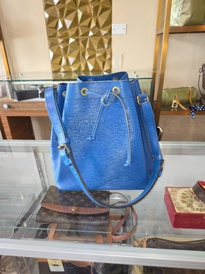 [TEST LISTING - NOT FOR SALE] Louis Vuitton epi blue Petite Noe Dial on NA - Image 1 of 4