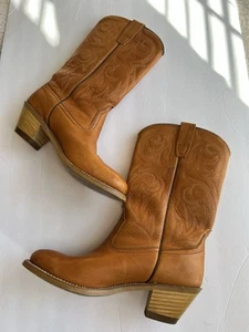 Vintage Women's Wolverine Cowboy Boots 1974 Tan Suede Western - Size: 8 - Picture 1 of 4
