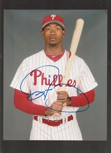 Domonic Brown autograph signed 8 x 10 inch photo PHILLIES POSE 2 - Picture 1 of 1