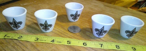 5 NFL FOOTBALL MINI PORCELAIN SHOT GLASS/CUP New Orleans Saints Cover