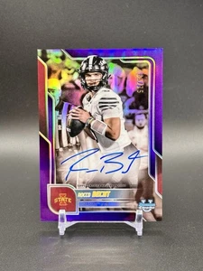 2025 Bowman Chrome U Rocco Becht Prospect Auto Purple Refractor #65/75 - Bild 1 von 3