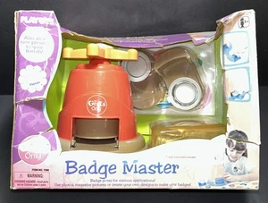 Vintage Rare Badge Master Girls Only Badge Press #7395 Playgo (Hong Kong) *READ - Picture 1 of 12