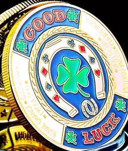 GREEN CLOVER SILVER PLATED 2021 GOLD LUCK POKER COIN - Picture 1 of 3