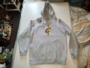 LEBRON JAMES 23 CAVALIERS PLAYER HOODIE HOODED GRAY SWEATSHIRT LARGE - Picture 1 of 16
