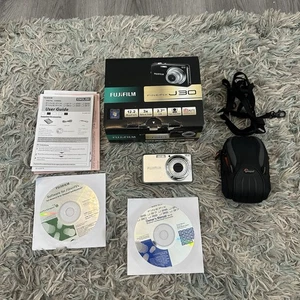 Fujifilm Digital Camera FinePix J30 12.2MP Silver Boxed Tested - Picture 1 of 14