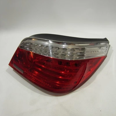 Luz trasera derecha BMW 528i 535i 550i M5 2008-2010 LCI 63217180516 OEM usada Foto 1 de 4