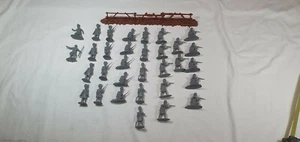 Grupo de soldados modelo de plástico de la Guerra Revolucionaria Americana (1775-1783) de 1/35 (3) - Imagen 1 de 12